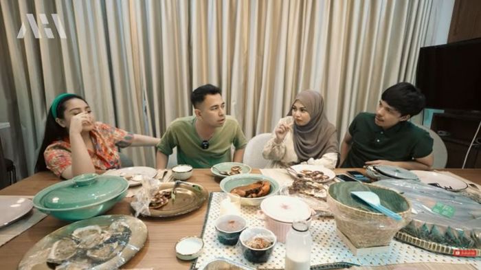 Raffi Ahmad saat menjelaskan hubungannya dengan Nita Gunawan