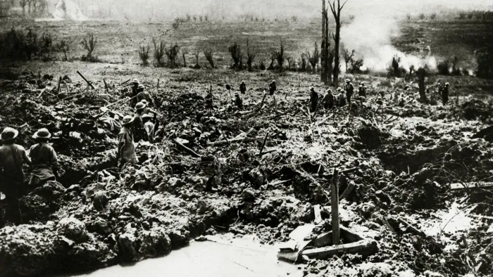 Bekas kehancuran Pertempuran Messines pada 7 Mei 1917.