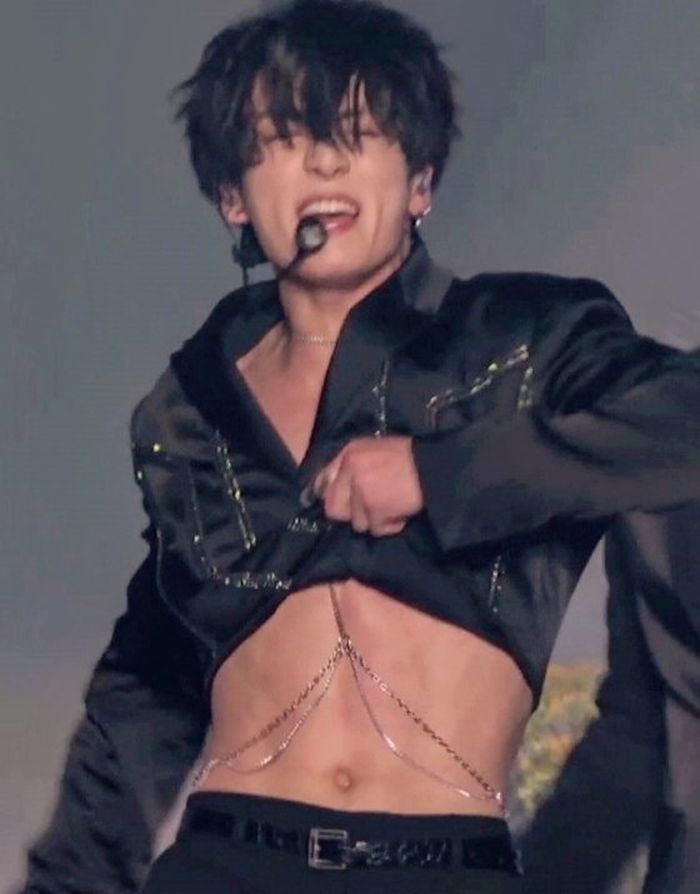 Jungkook BTS dalam konser di Las Vegas 