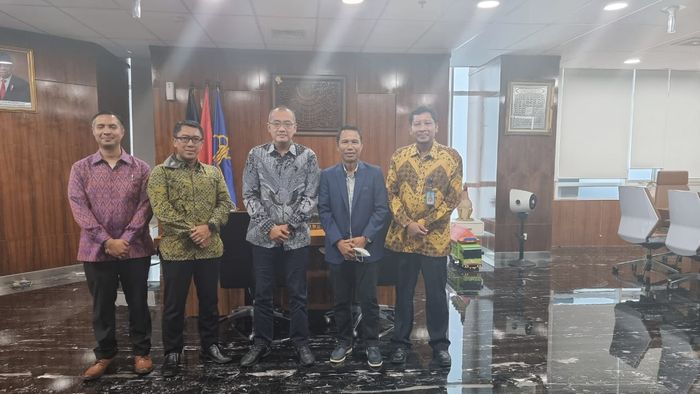 Sekjen PSSI, Yunus Nusi bertemu dengan perwakilan Kementerian Hukum dan Hak Asasi Manusia (Kemenkumham) untuk membahas proses naturalisasi Sandy Walsh dan Jordi Amat.