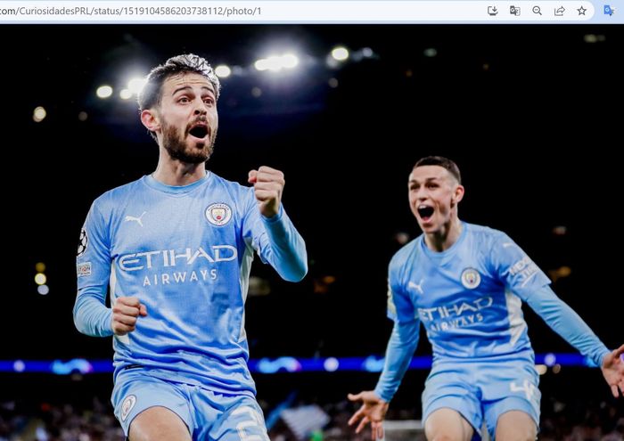 Gelandang serang Manchester City, Bernardo Silva, merayakan golnya ke gawang Real Madrid dalam laga leg pertama babak semifinal Liga Champions 2021-2022 di Stadion Etihad, Selasa (26/4/2022).