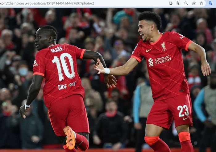 Penyerang Liverpool, Sadio Mane, merayakan gol ke gawang Villarreal dalam laga leg pertama babak semifinal Liga Champions 2021-2022, Rabu (27/4/2022).