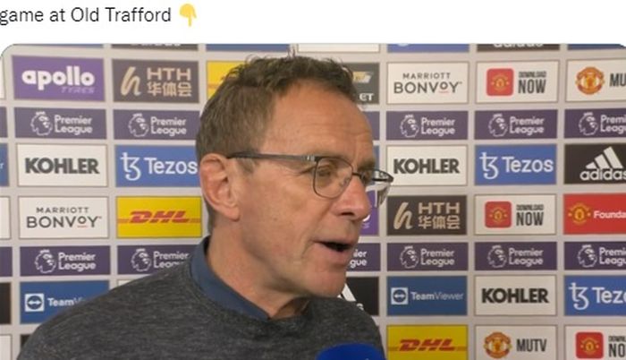 Pelatih Manchester United, Ralf Rangnick, berbicara seusai laga Liga Inggris kontra Brentford di Stadion Old Trafford, Senin (2/5/2022).