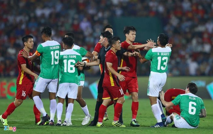 Timnas Indonesia U-23 saat melawan Vietnam di SEA Games 2021 (6/5/2022). 