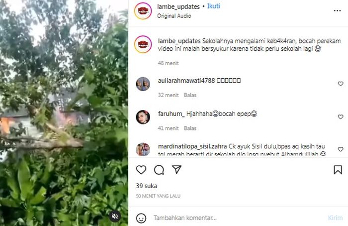 Seorang anak bersyukur sekolah kebakaran sehingga bisa libur 