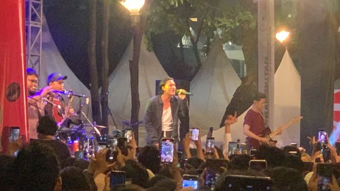 Rizky Febian dalam acara Festival Kopi Tanah Air di Parkir Timur Senayan, GBK, Jakarta Pusat, pada Jumat (27/5/2022).
