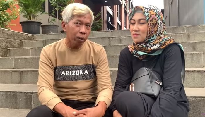 Penjelasan Kiwil dan Venti mengenai microwave dan ubin yang diambil dari rumah Rohimah. 