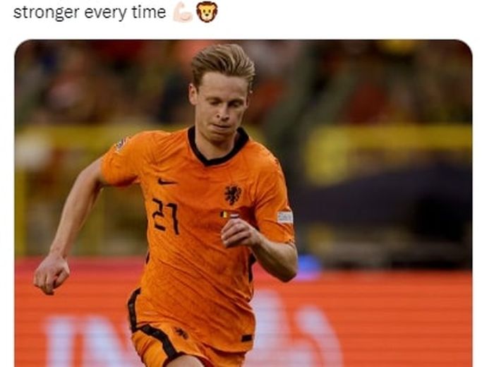 Seusai memperkuat Belanda dalam laga melawan Polandia di UEFA Nations League Liga A Grup 4, Minggu, (12/6/2022), Frenkie de Jong ditanyai oleh seorang wartawan terkait dengan masa depannya di Barcelona.