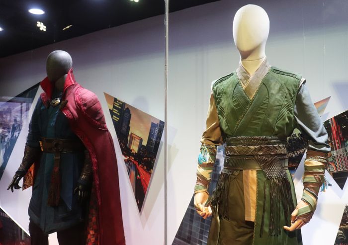 Kostum Doctor Strange and Mordo.