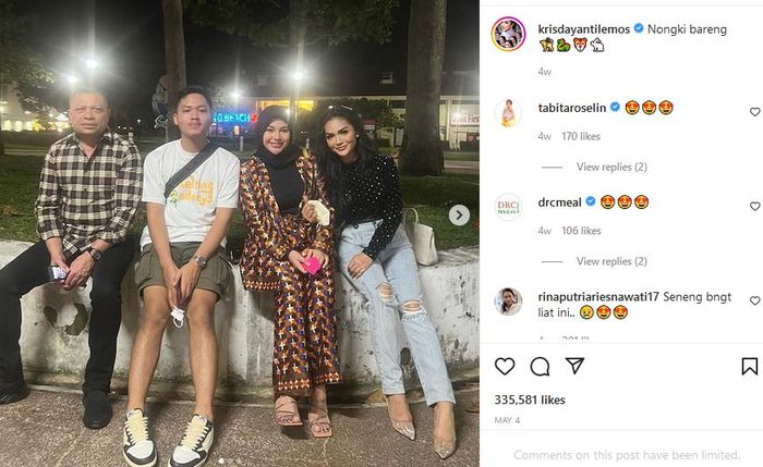 Keluarga Krisdayanti dan Raul Lemos bersama Aurel dan Azriel