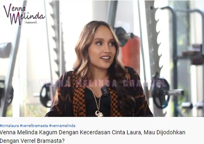 Cinta Laura hadir di kanal YouTube milik Venna Melinda