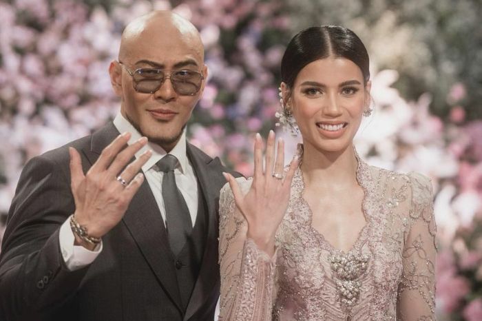 Deddy Corbuzier dan Sabrina Chairunnisa.