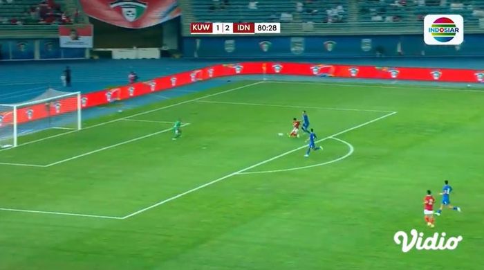 Witan Sulaeman gagal memanfaatkan peluang dalam laga timnas Indonesia vs Kuwait (8/6/2022). 