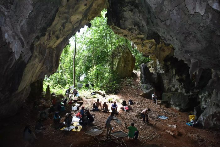 Gua pintu masuk situs Topogaro 2, salah satu gua situs kompleks Topogaro yang terletak di Sulawesi Tengah.