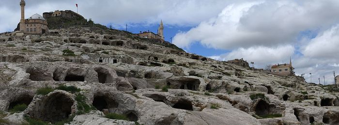 Di bawah benteng peninggalan Bizantium di Nevşehir, ada kota lorong bawah tanah yang bersembunyi. Kekaisaran Bizantium adalah kekuatan abad pertengahan yang berumur paling panjang.