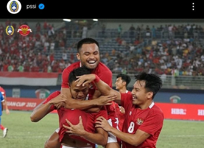 Pemain Timnas Indonesia, Dimas Drajad mencetak gol ke gawang Nepal pada laga terakhir penyisihan Grup A Kualifikasi Piala Asia 2023 di Stadion Internasional Jaber Al-Ahmed, Kuwait City, Rabu (15/6/2022).