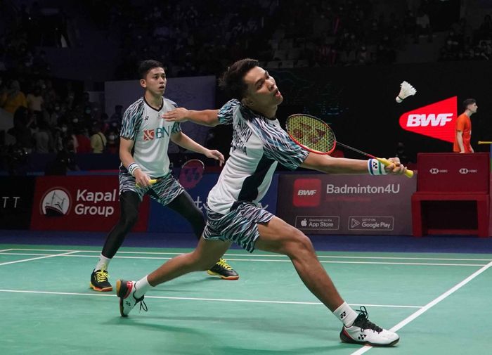 Pasangan ganda putra Indonesia, Fajar Alfian/Muhammad Rian Ardianto, pada babak kedua Indonesia Open 2022 di Istora Senayan, Jakarta, Rabu (15/6/2022).