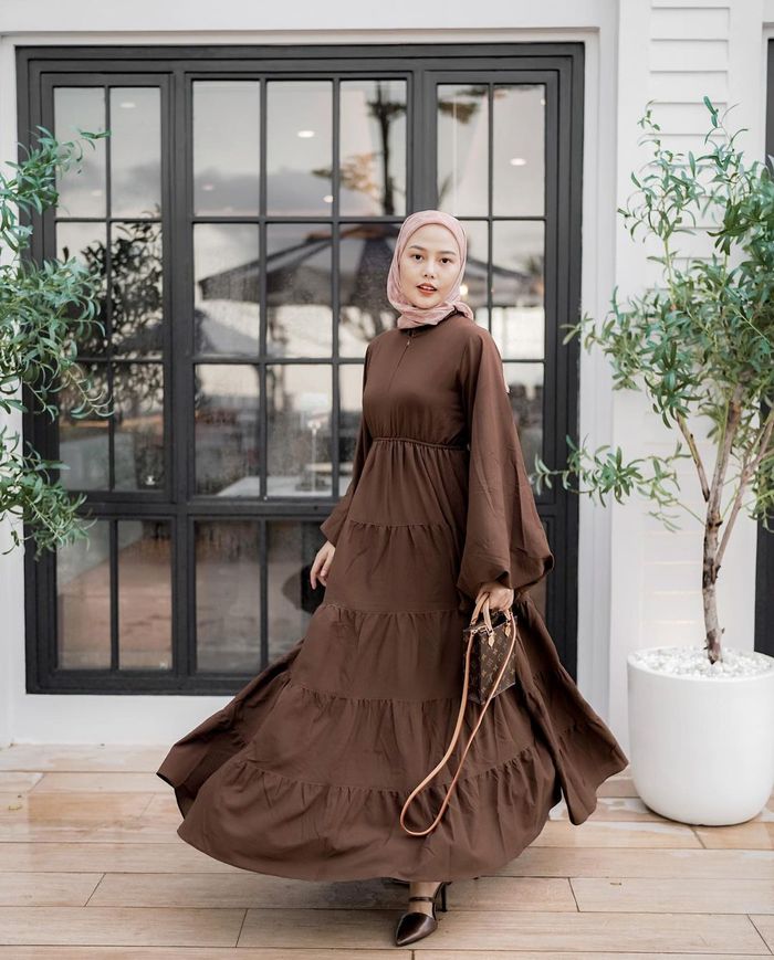 Referensi OOTD hijab ala selebgram Dara Arafah.