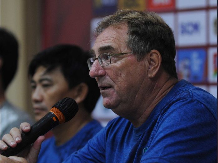 Pelatih Persib Bandung, Robert Alberts.