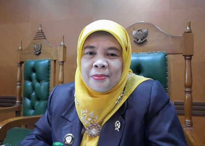 Dra. HJ. Taslimah, MH saat ditemui Grid.ID di kawasan Tendean, Jakarta Selatan, Rabu (22/6/2022).
