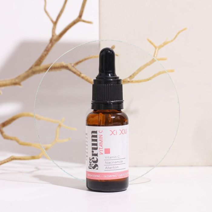 Rekomendasi serum vitamin C murah: Xi Xiu Serum Vitamin C.