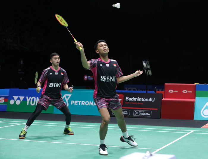 Aksi ganda putra Indonesia, Fajar Alfian/Muhammad Rian Ardianto, pada babak semifinal Malaysia Open 2022.