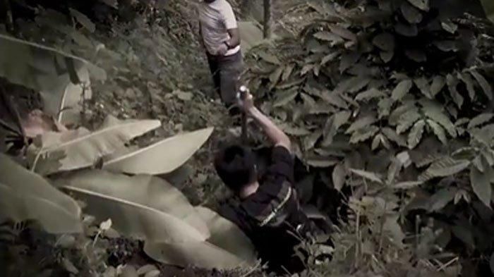 Cari seorang kakek, Baim Wong kena musibah jatuh di tengah hutan. 