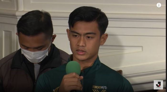 Intepreter Pratama Arhan, Auliya Agung Barkah resmi dipecat oleh Tokyo Verdy karena membocorkan debut kliennya, pada Rabu (6/7/2022).