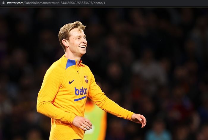 Gelandang tengah Barcelona, Frenkie de Jong, masih menjadi buruan utama Manchester United pada bursa transfer musim panas 2022.