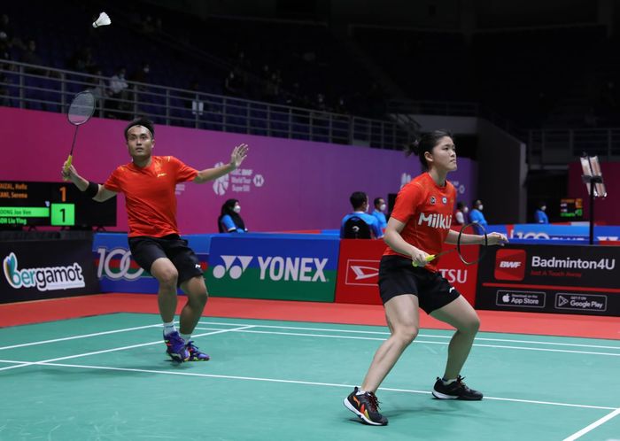 Pasangan ganda campuran Indonesia, Hafiz Faizal/Serena Kani, pada babak pertama Malaysia Masters 2022 di Axiata Arena, Kuala Lumpur, Rabu (6/7/2022).