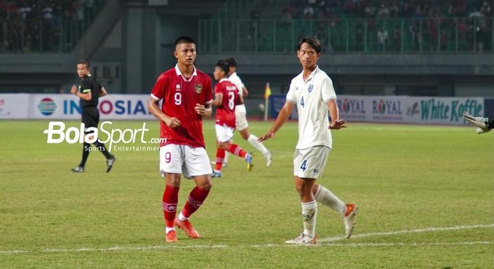 Hokky Caraka, Timnas U-19 Indonesia vs Thailand pada Piala AFF U-19 2022 di Stadion Patriot Chandrabhaga, Rabu (6/7/2022).