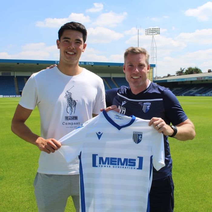Bek timnas Indonesia, Elkan Baggott, resmi bergabung dengan Gillingham FC dari Ispwich Town dengan status pinjaman.