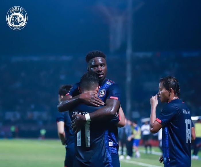 Selebrasi pemain Arema FC di Stadion Kanjuruhan Malang Jawa Timur, Kamis (14/7/2022)