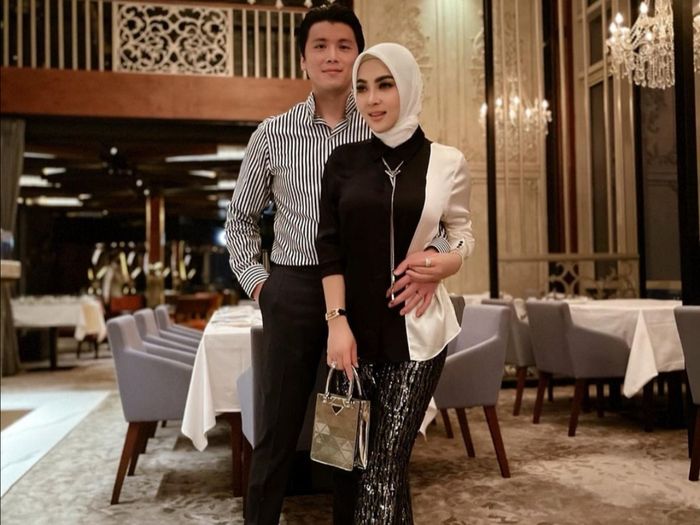 Syahrini dan Reino Barack