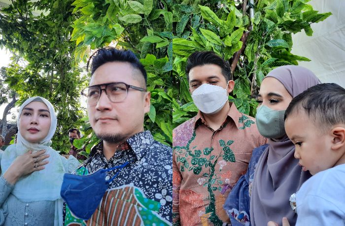 Selebritis Tanah Air yang menghadiri resepsi pernikahan anak Anies Baswedan.