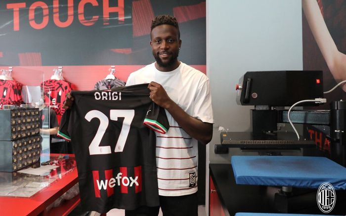 Penyerang baru AC Milan, Divock Origi.