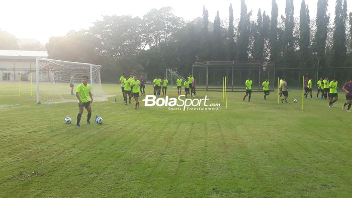 Suasana latihan timnas U-16 Indonesia di Lapangan Universitas Negeri Yogyakarta pada Selasa (2/8/2022).