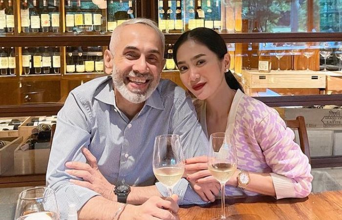 Sukdev Singh dan Bunga Zainal