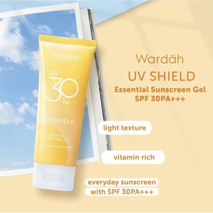 Rekomendasi sunscreen gel tanpa whitecast: Wardah UV Shield Essential Sunscreen Gel SPF30 PA+++.