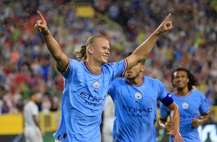 Erling Haaland merayakan gol saat Manchester City bertemu Bayern Muenchen di Green Bay, AS (23/7/2022).