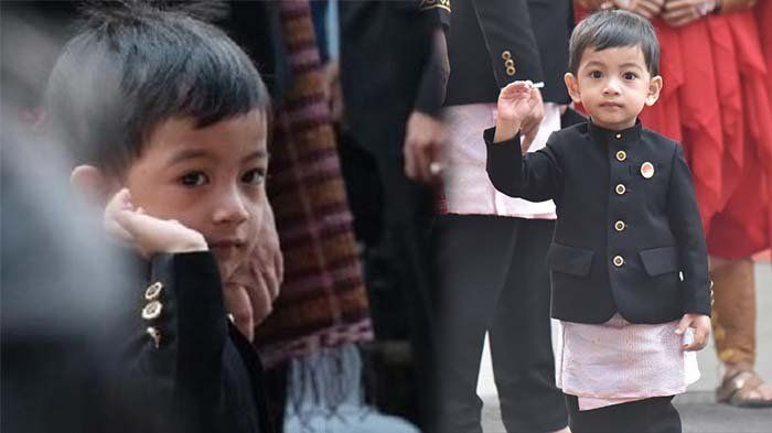 Jan Ethes melambaikan tangan 