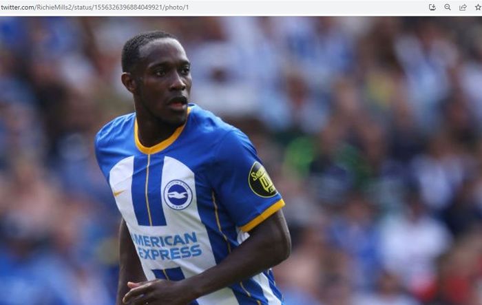 Penyerang Brighton and Hove Albion, Danny Welbeck.