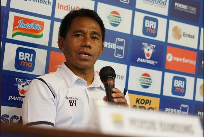 Pelatih sementara Persib Bandung, Budiman.