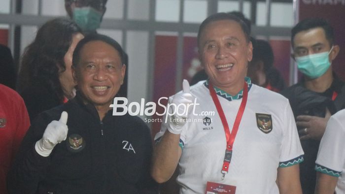 Menpora Zainudin Amali bersama Ketum PSSI, Mochamad Iriawan, saat final Piala AFF U-16 2022 di Stadion Maguwoharjo, Sleman.