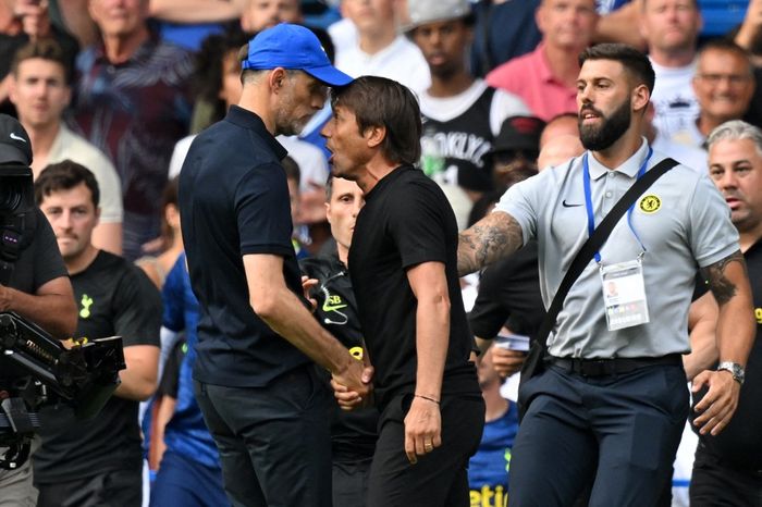 Thomas Tuchel dan Antonio Conte berantem seusai laga Liga Inggris, Chelsea vs Tottenham Hotspur, di Stadion Stamford Bridge, Minggu (14/8/2022).