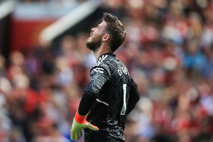 Reaksi David de Gea dalam duel Liga Inggris Manchester United vs Brighton di Old Trafford (7/8/2022).