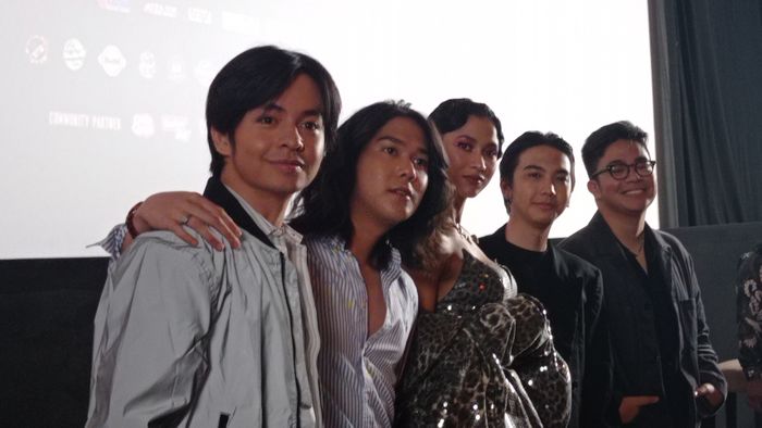 Pemain film Mencuri Raden Saleh di kawasan Kuningan, Jakarta Selatan, Jumat (19/8/2022).