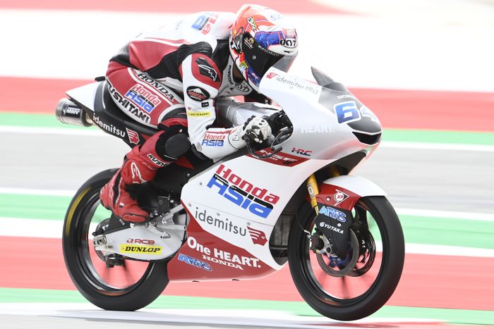 Aksi pembalap Honda Team Asia, Mario Suryo Aji, pada latihan bebas Moto3 Austria di Red Bull Ring, Austria, 19 Agustus 2022.