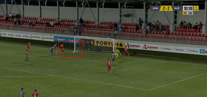 Egy Maulana Vikri mendapatkan peluang di ujung laga Zlate Moravce vs Ruzomberok (20/8/2022). 