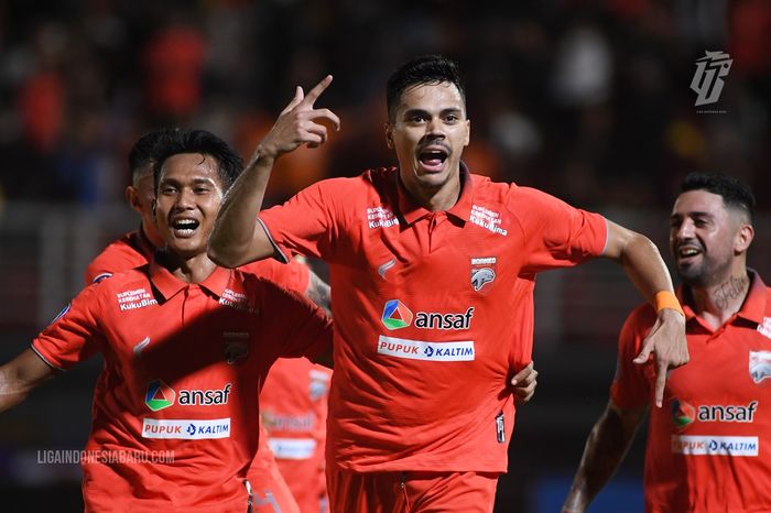 Matheus Pato merayakan gol yang dicetaknya ke gawang Persebaya Surabaya pada pekan kelima Liga 1 2022-2023.